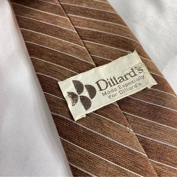 Dillard’s for Dillard’s Men’s Vintage Brown Striped Tie - Picture 4 of 8